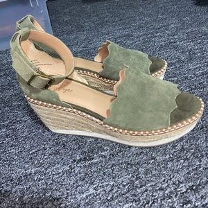 Crown Vintage platform sandals